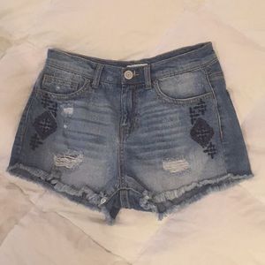 Cute jean shorts from Kohl’s. Just worn once!